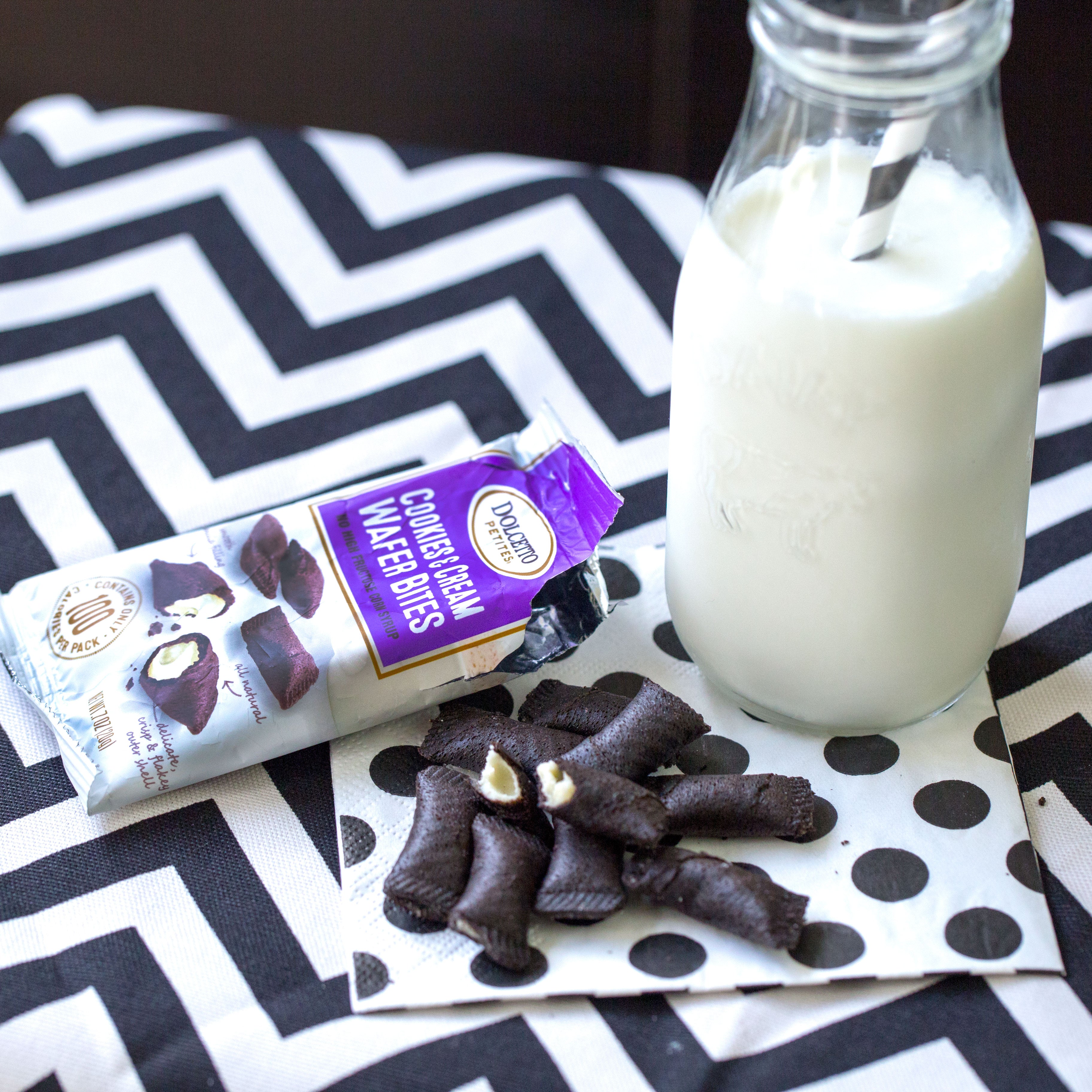 Dolcetto Wafer Bites – Cookies & Cream (0.7 oz Single Serve Pack – 24/tray)