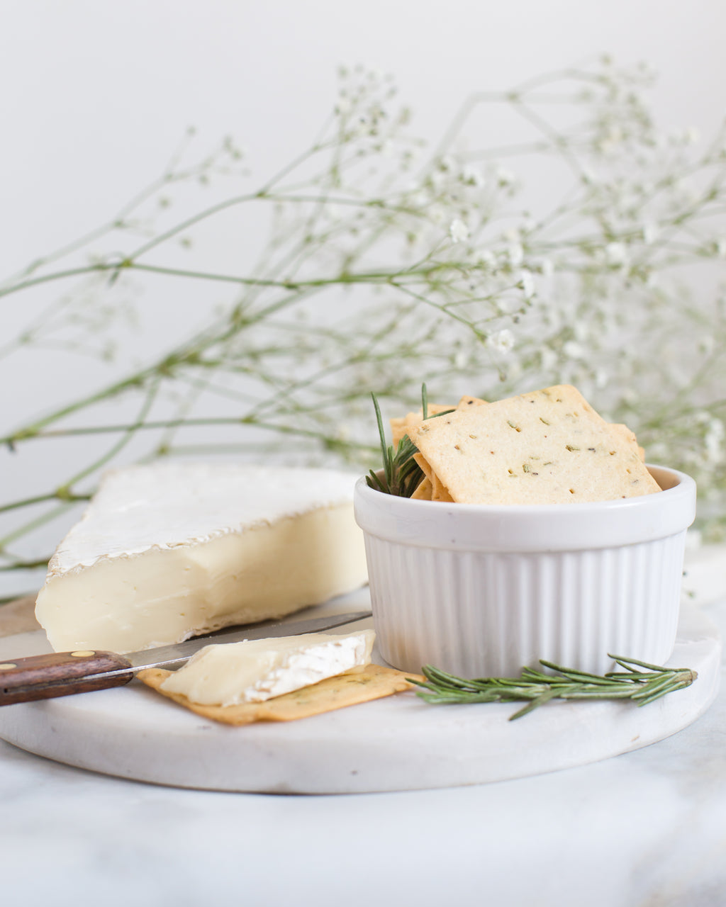 Dolcetto Tuscan Crisps – Parmesan Garlic & Herb (5.3oz Box)